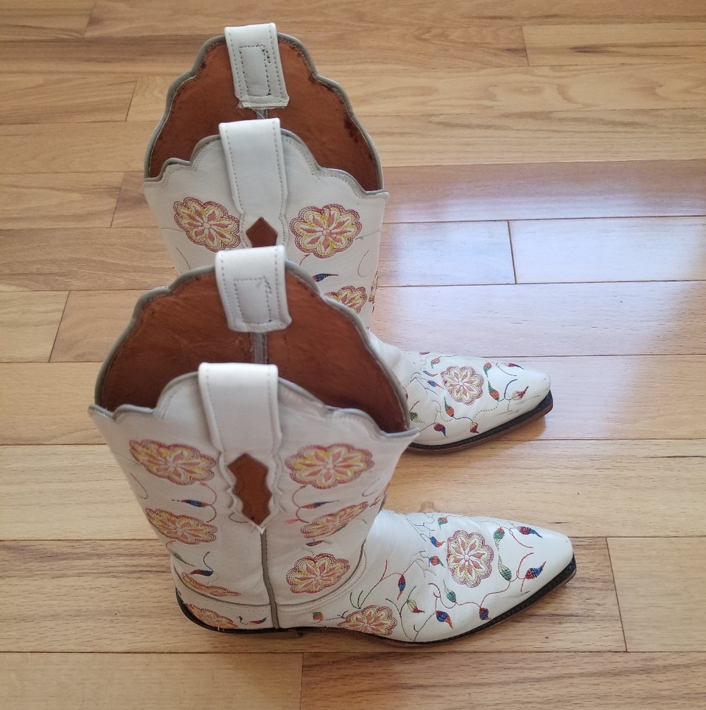 Lucchese White Floral Embroidered Heeled Boots